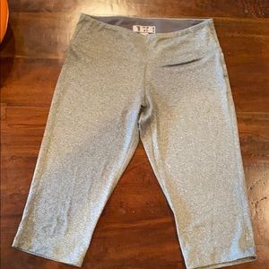 New balance cropped leggings medium